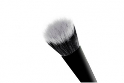 Кисть для тональных основ - Makeup Revolution Pro F103 Stippling Brush